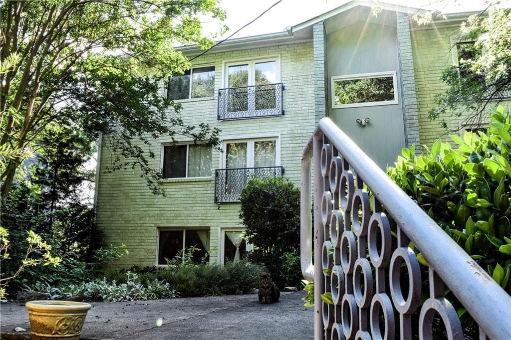 2 bedroom, 680 sq ft condominium sold at 181 Powell Street 1, Atlanta, GA 30316