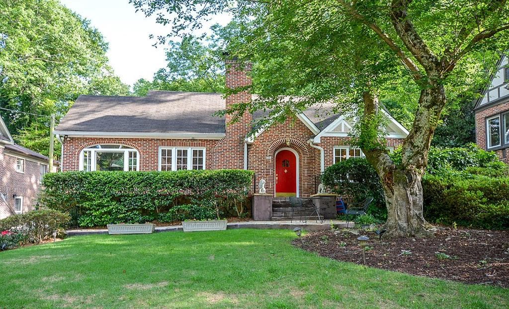 4 bedroom, 2,750 sq ft single family residence sold at 1297 Stillwood Drive, Atlanta, GA 30306