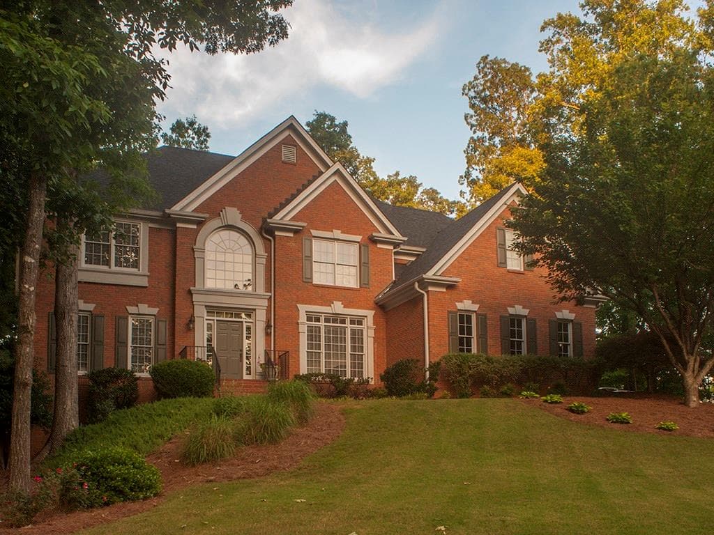 5 bedroom, 3,279 sq ft single family residence sold at 1440 Landings Chase, Alpharetta, GA 30005