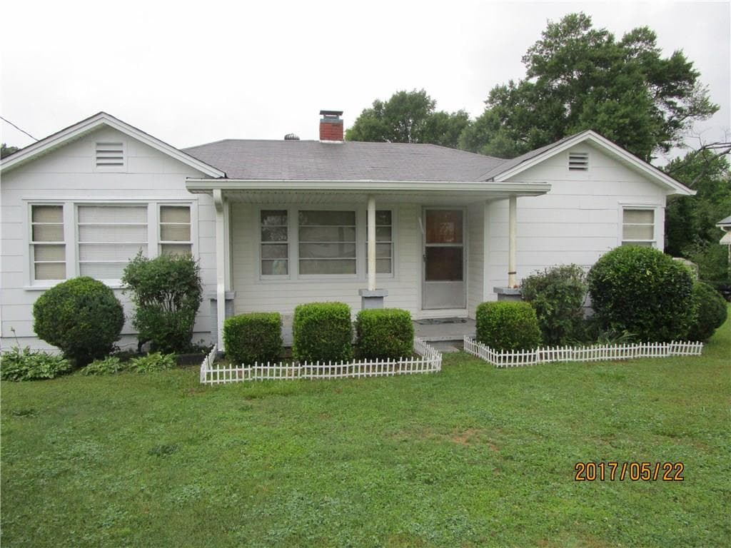 2014 MEMORIAL PARK Drive, Gainesville, GA 30504 — most recent listing photo