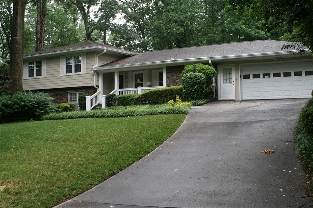 4510 E Kings Point Circle, Dunwoody, GA 30338 — most recent listing photo