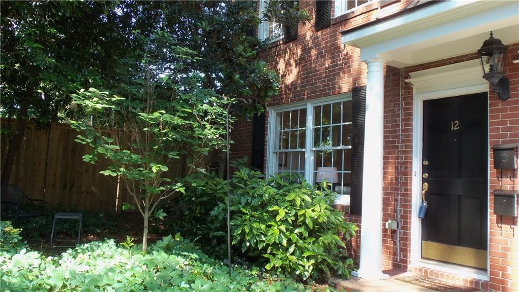 2 bedroom, 944 sq ft townhouse sold at 99 Sheridan Drive 12, Atlanta, GA 30305