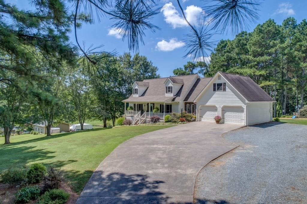 5 bedroom, 2,717 sq ft single family residence sold at 8815 Union Hill Road, Canton, GA 30115