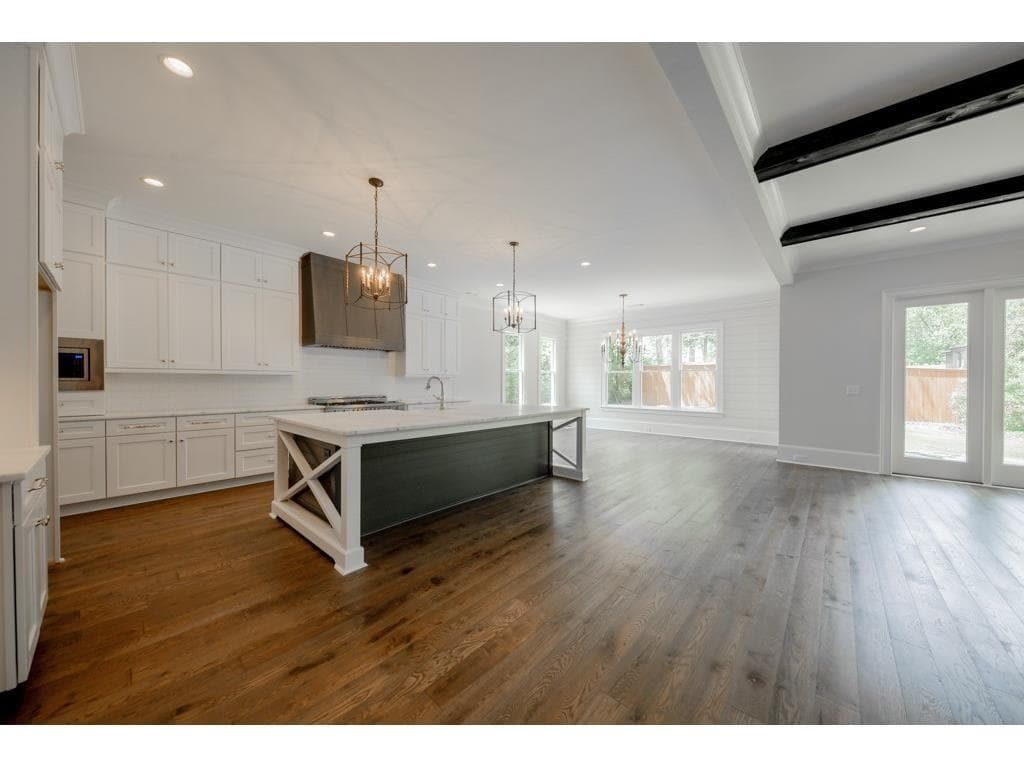 5 bedroom, 3,209 sq ft single family residence sold at 551 Hardendorf Avenue, Atlanta, GA 30307