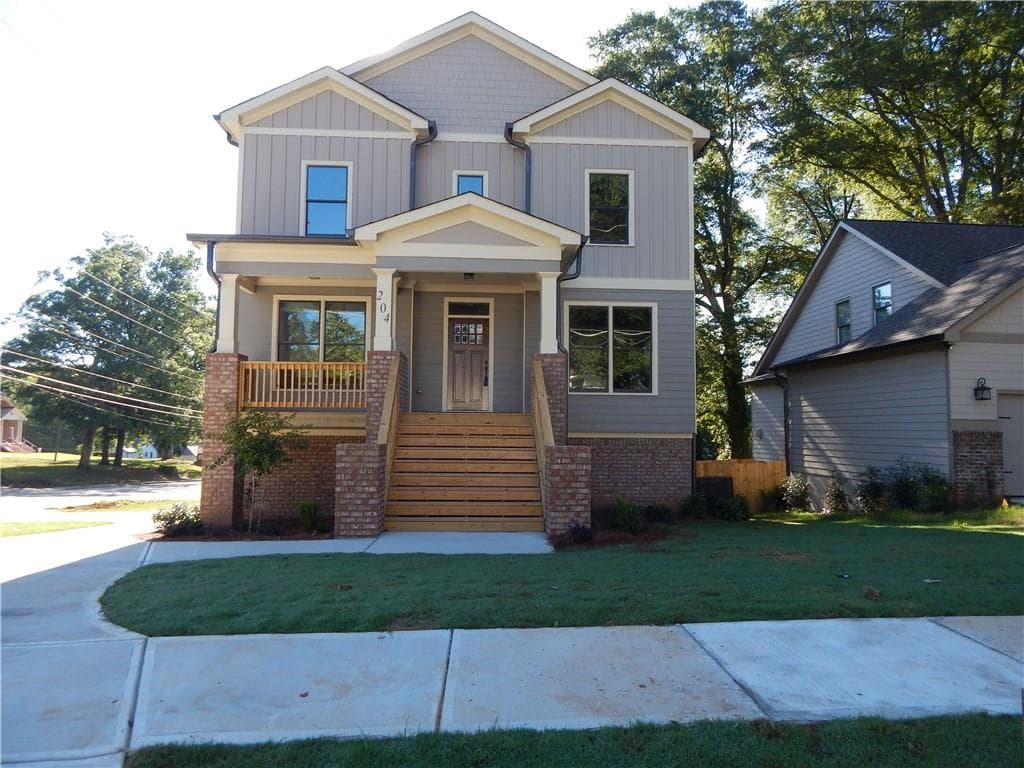 4 bedroom, 2,815 sq ft single family residence sold at 204 S Howard Street, Atlanta, GA 30317