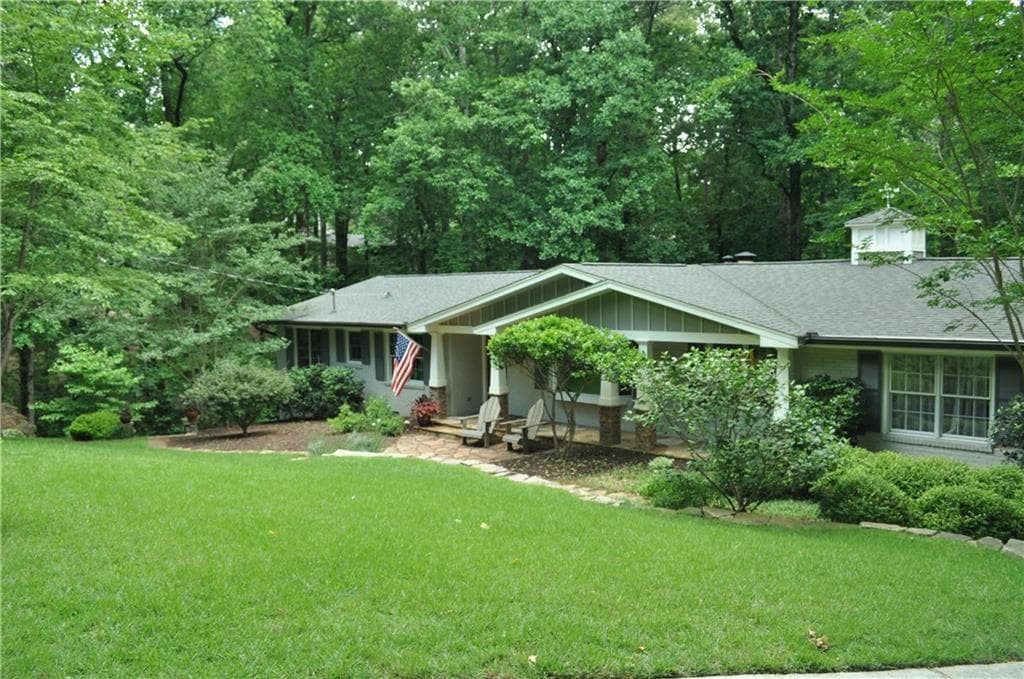 4 bedroom, 2,306 sq ft single family residence sold at 2979 Danbyshire Court, Atlanta, GA 30345