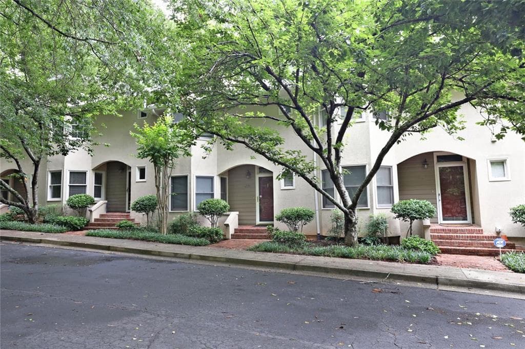 2 bedroom, 1,760 sq ft townhouse sold at 1239 Oak Park Drive, Atlanta, GA 30306