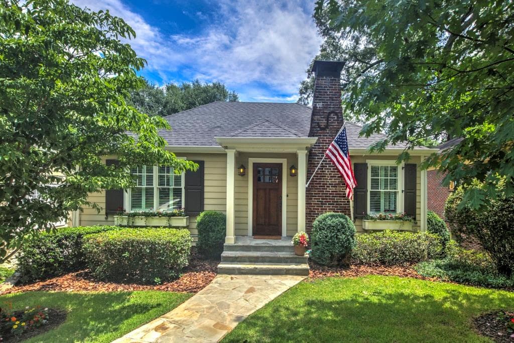 3 bedroom, 2,600 sq ft single family residence sold at 2507 Acorn Avenue, Atlanta, GA 30305