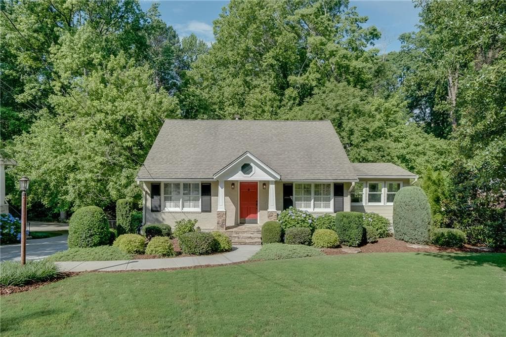 3 bedroom, 1,770 sq ft single family residence sold at 2572 Ridgemore Road, Atlanta, GA 30318