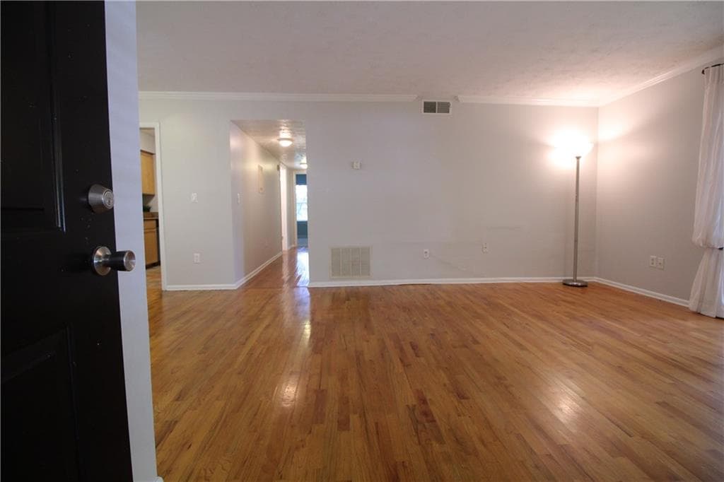 2 bedroom, 1,073 sq ft condominium sold at 1150 Collier Road J10, Atlanta, GA 30318