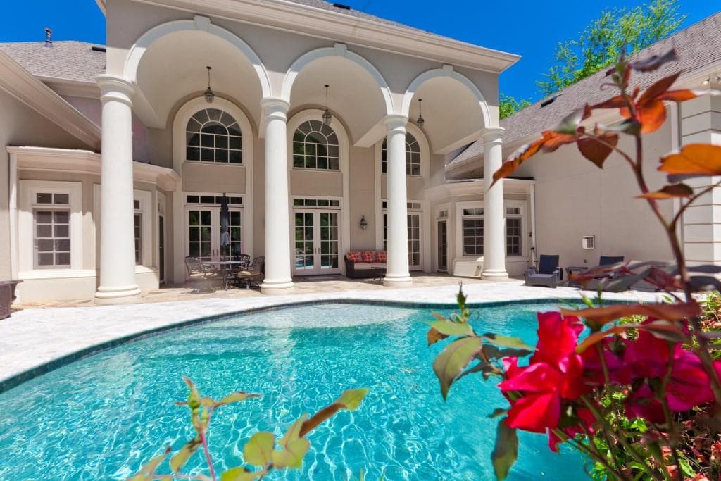 5 bedroom, 8,636 sq ft single family residence sold at 2007 Westbourne Way, Johns Creek, GA 30022