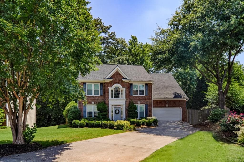 4 bedroom, 2,224 sq ft single family residence sold at 3045 Lauren Court, Roswell, GA 30075