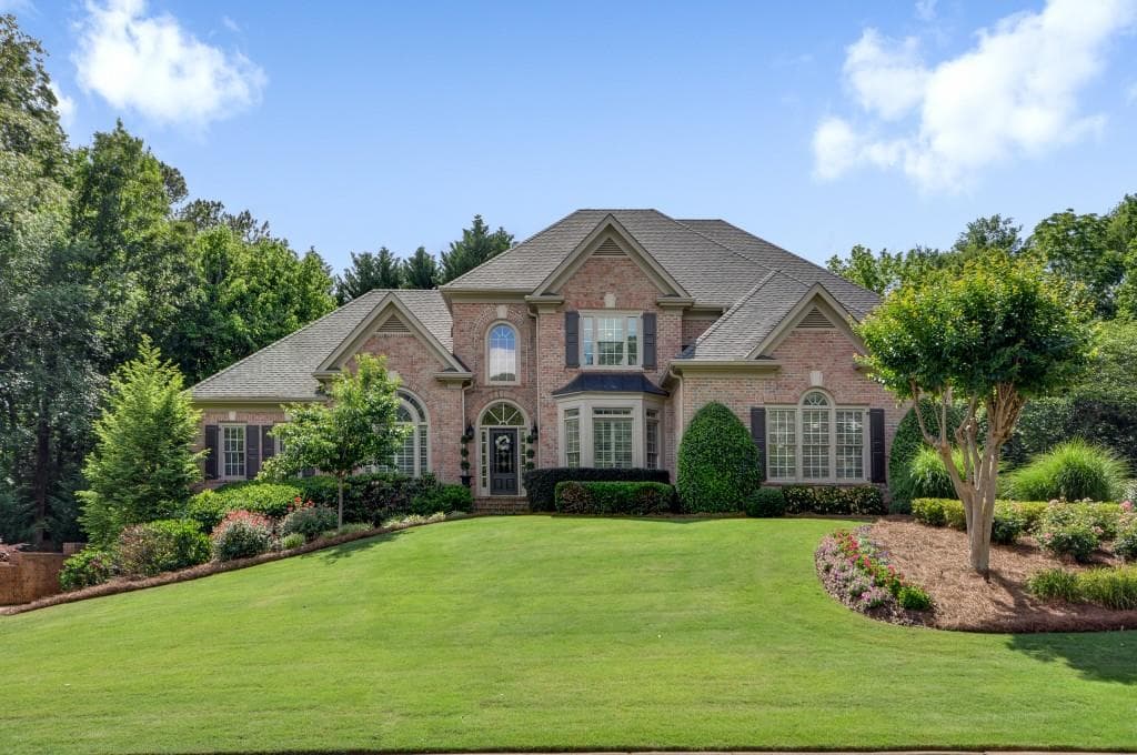 6 bedroom, 4,200 sq ft single family residence sold at 5515 Stoneleigh Drive, Suwanee, GA 30024 — photo 1 of 1