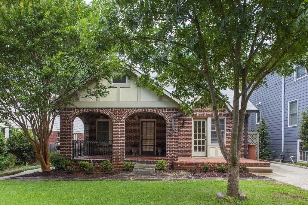 5 bedroom, 2,097 sq ft single family residence sold at 918 Courtenay Drive, Atlanta, GA 30306