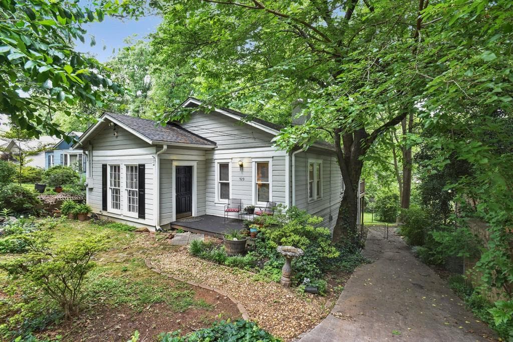 2 bedroom, 1,396 sq ft single family residence sold at 929 Underwood Avenue, Atlanta, GA 30316