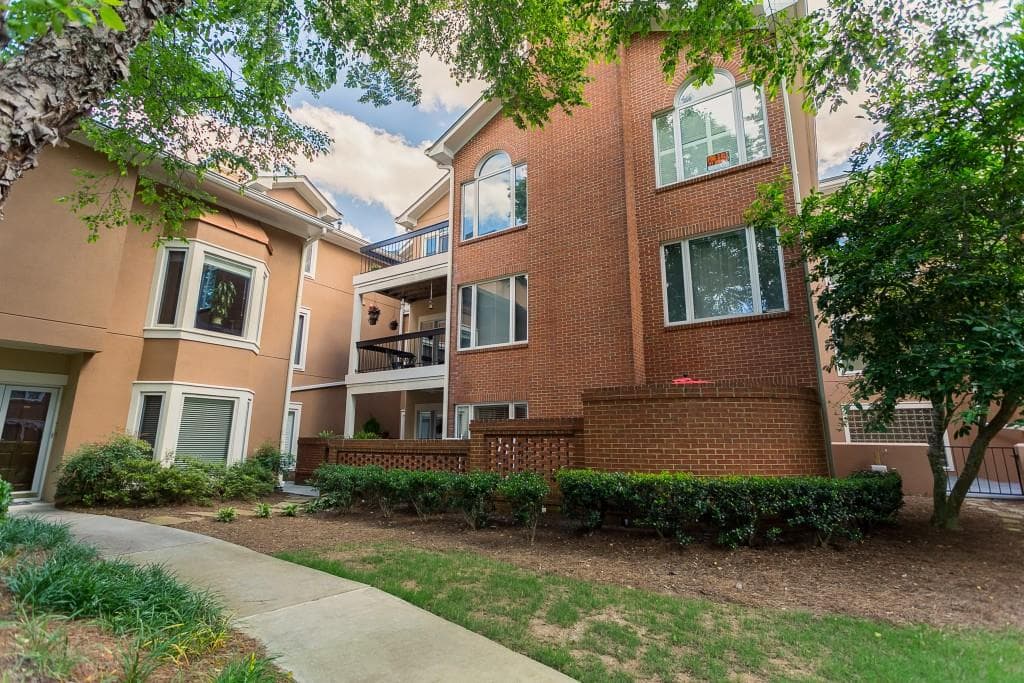 2 bedroom, 1,589 sq ft condominium sold at 5208 Brooke Ridge Drive 5208, Dunwoody, GA 30338