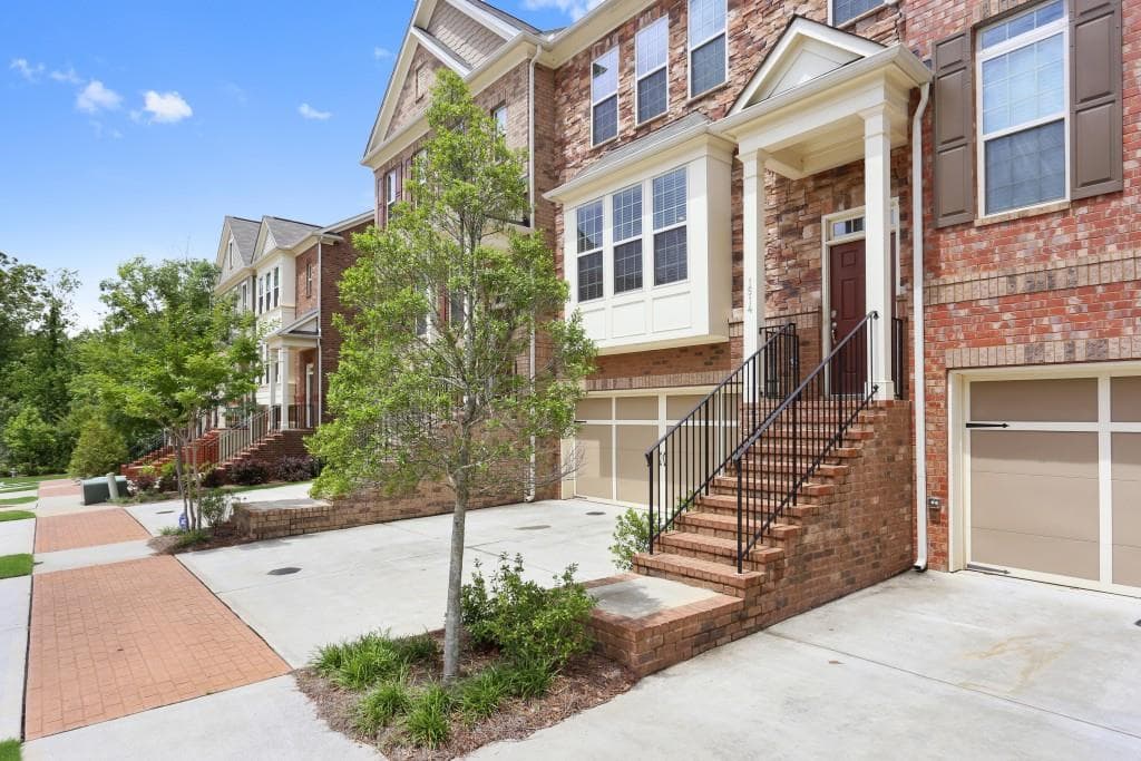 4 bedroom, 2,388 sq ft townhouse sold at 1514 Woodbridge Way 1514, Atlanta, GA 30329