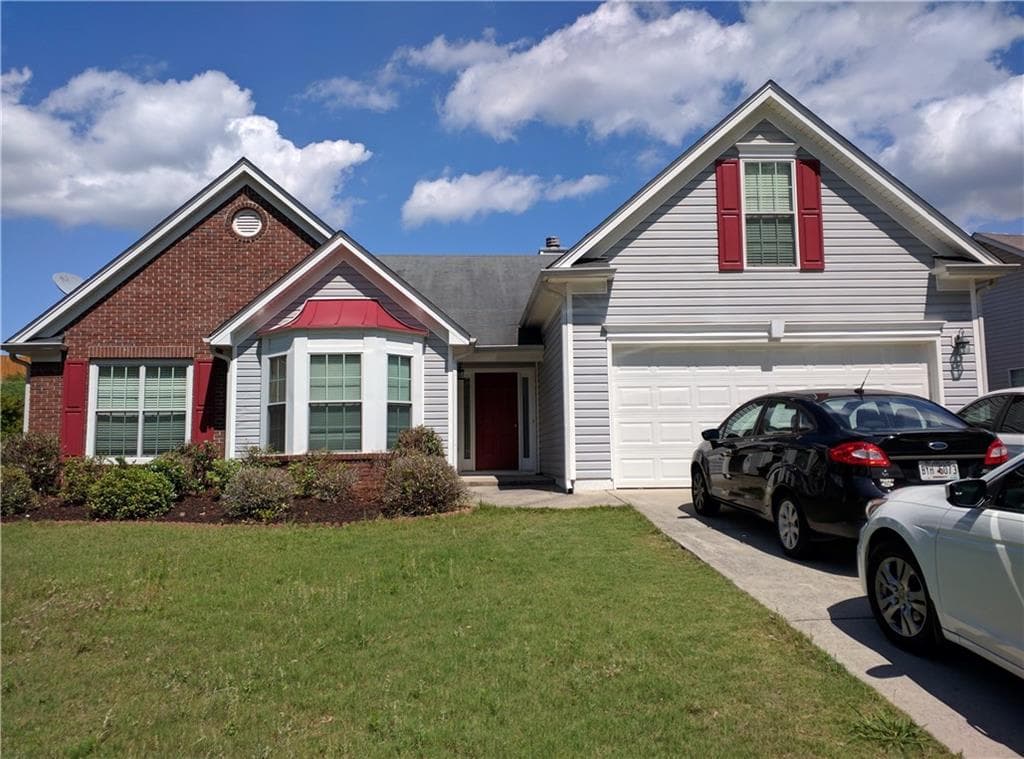 3 bedroom, 2,388 sq ft single family residence sold at 2000 Charleston Oak Circle, Lawrenceville, GA 30043