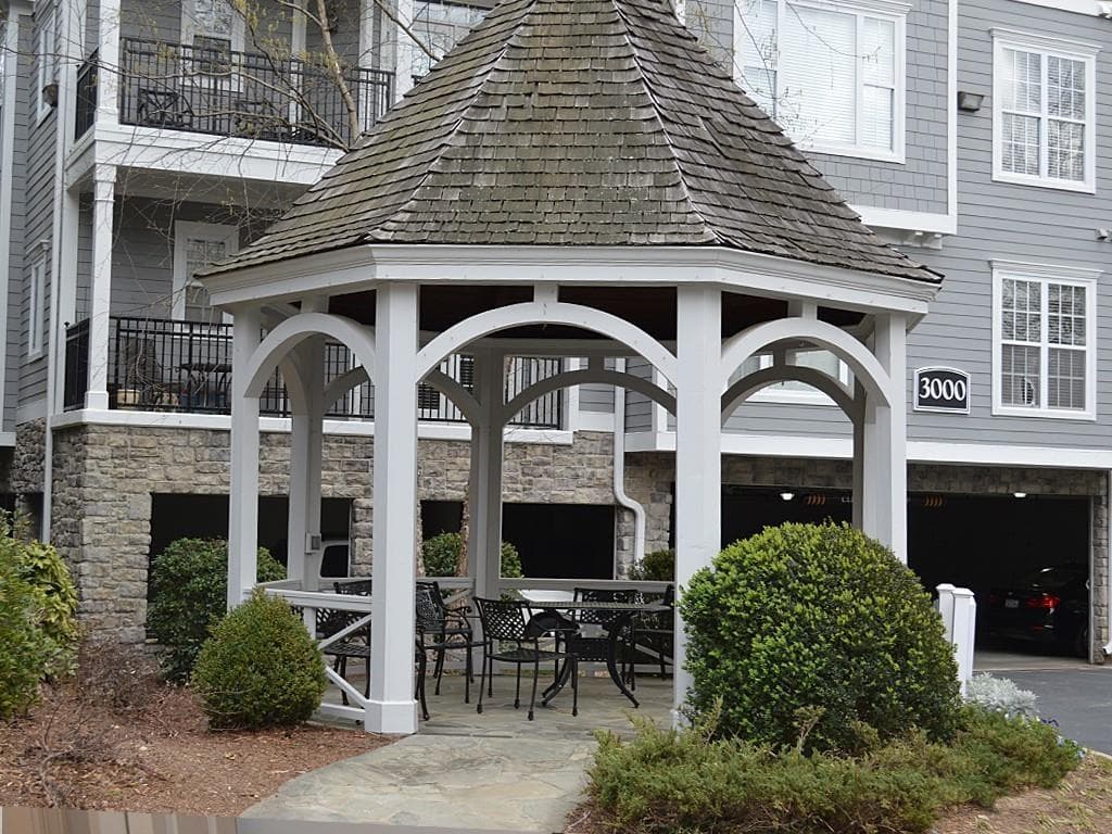 3 bedroom, 1,571 sq ft condominium sold at 4100 Paces Walk 2105, Atlanta, GA 30339