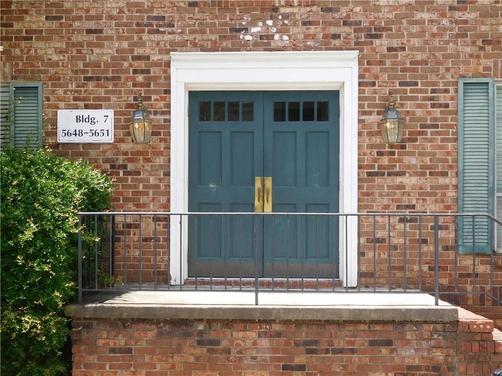 3 bedroom, 1,284 sq ft condominium sold at 5648 Kingsport Drive 7, Atlanta, GA 30342