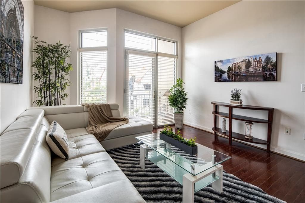 1 bedroom, 671 sq ft condominium sold at 711 Cosmopolitan Drive 201, Atlanta, GA 30324