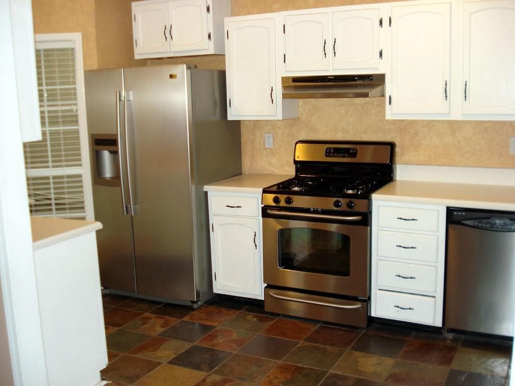 2 bedroom, 1,127 sq ft condominium sold at 110 Riverview Drive, Marietta, GA 30067