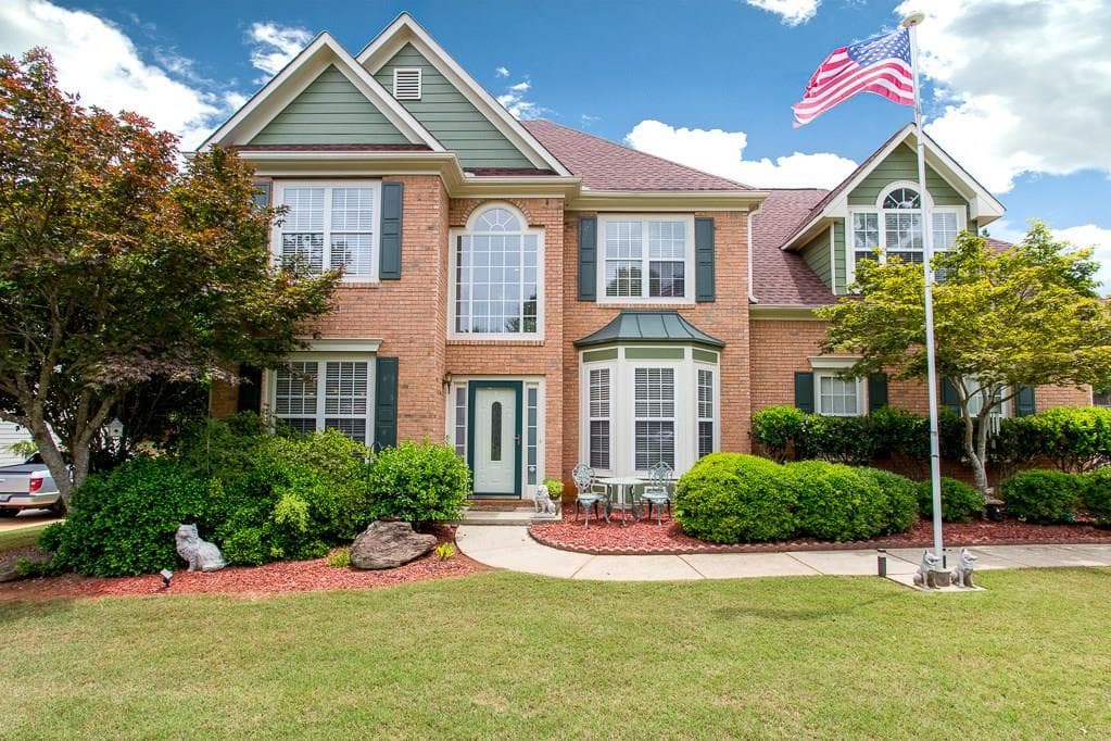 4 bedroom, 2,430 sq ft single family residence sold at 5009 Weatherstone Drive, Buford, GA 30519
