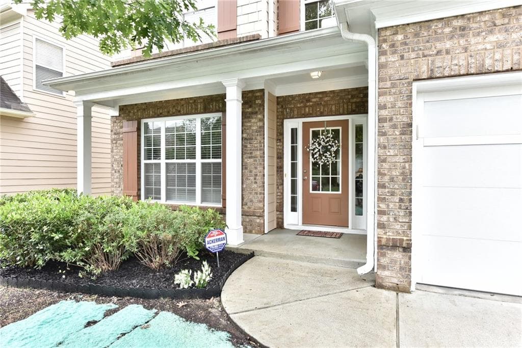 4 bedroom, 2,637 sq ft single family residence sold at 2363 Jasmine Glen Drive, Buford, GA 30519
