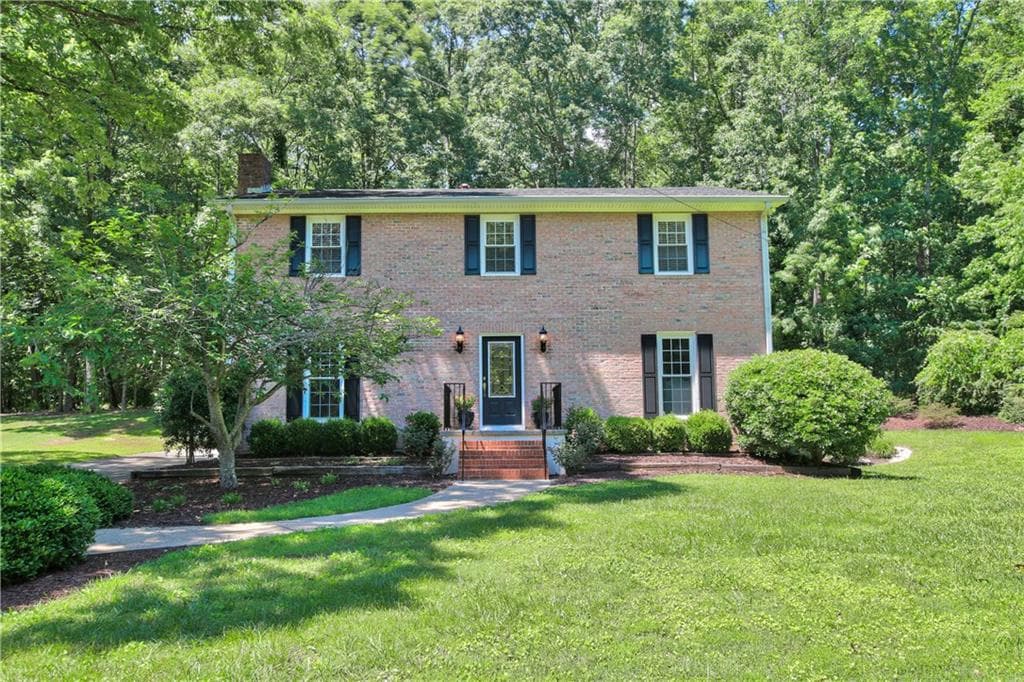 4 bedroom, 3,527 sq ft single family residence sold at 1275 Sherry Drive, Alpharetta, GA 30009