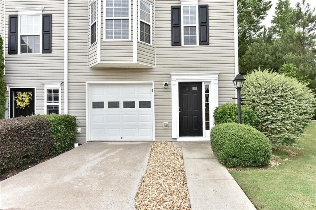 2 bedroom, 1,472 sq ft townhouse sold at 1354 Pilgrim Lake Drive, Cumming, GA 30040
