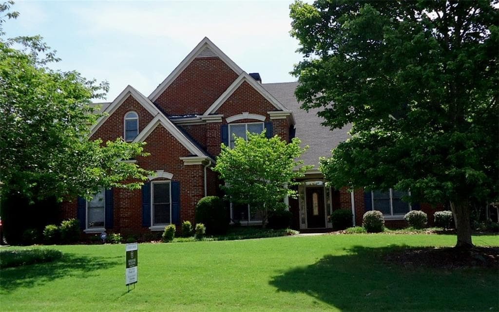 5 bedroom, 3,052 sq ft single family residence sold at 6885 GRASSMOOR GRANGE Way, Cumming, GA 30040