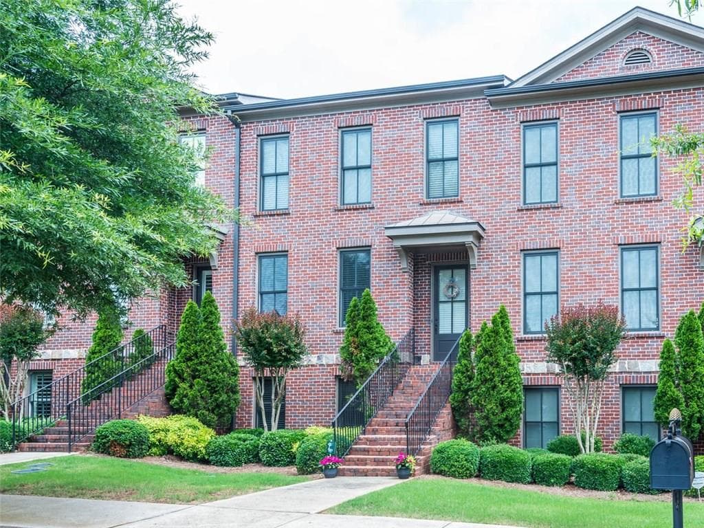 4 bedroom, 2,392 sq ft townhouse sold at 2044 Heathermere Way, Roswell, GA 30075