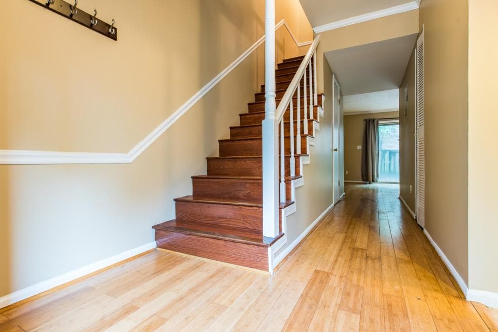 2 bedroom, 1,178 sq ft condominium sold at 5569 Kingsport Drive, Atlanta, GA 30342