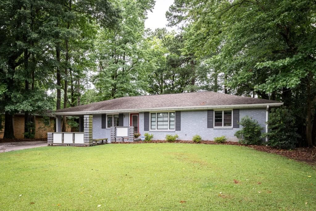 3 bedroom single family residence sold at 2135 Edgemore Drive, Atlanta, GA 30316