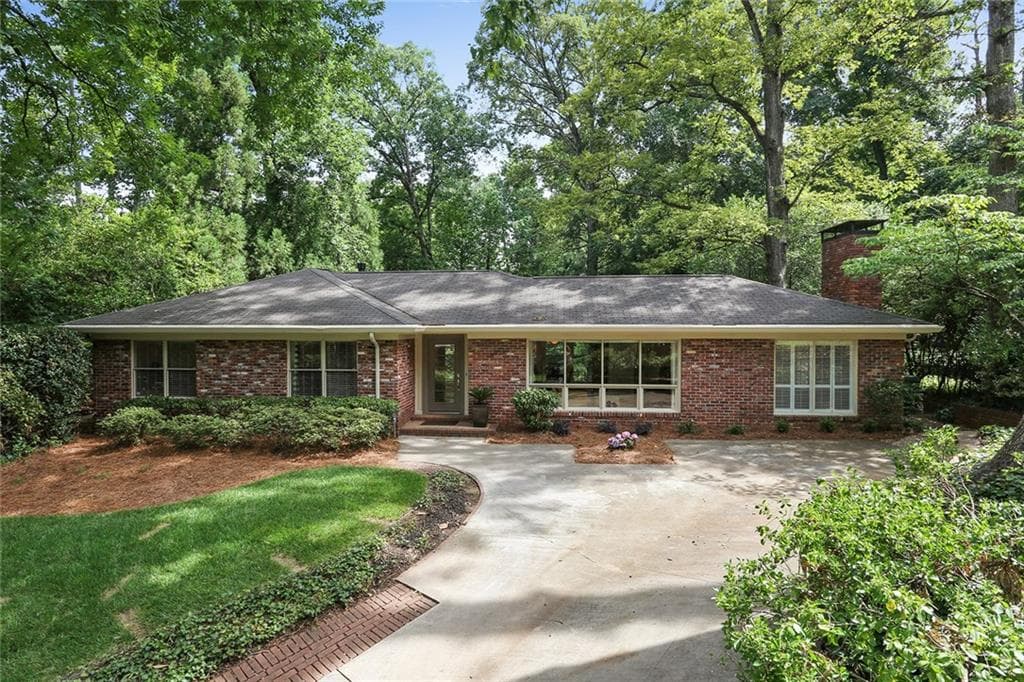 3 bedroom, 2,022 sq ft single family residence sold at 1331 Lenox Circle, Atlanta, GA 30306