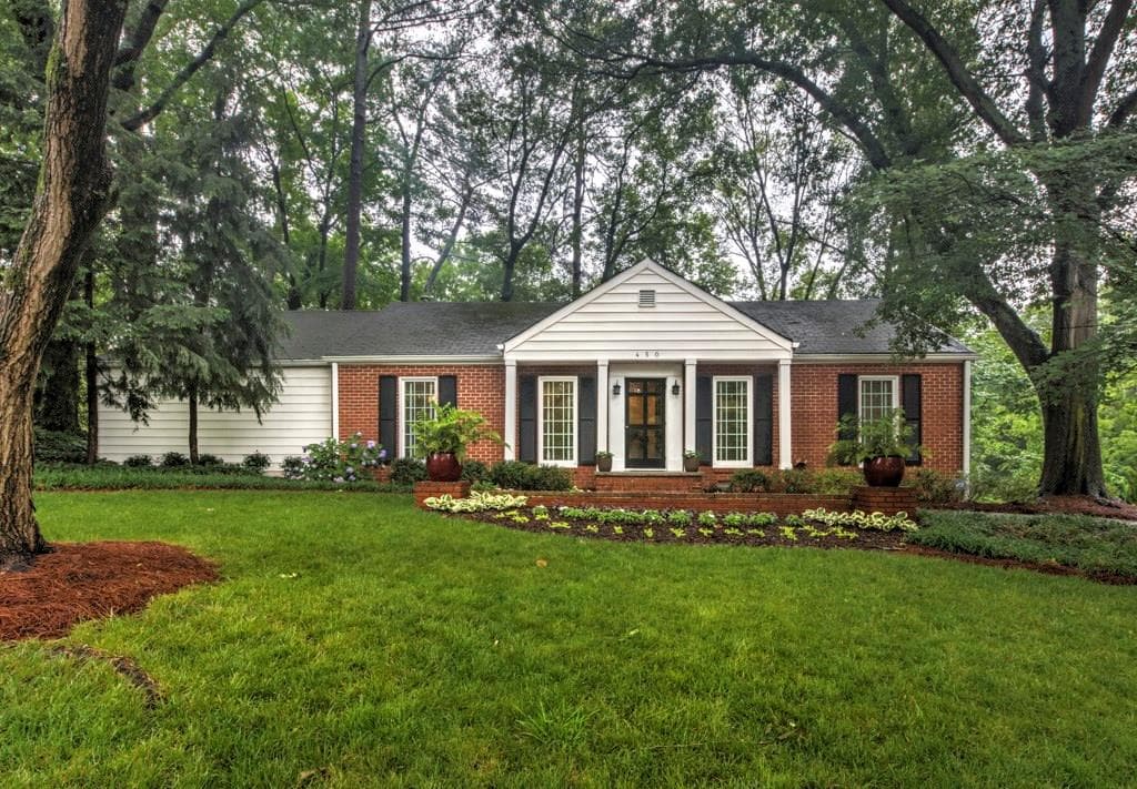 3 bedroom, 1,872 sq ft single family residence sold at 450 Collier Road, Atlanta, GA 30309