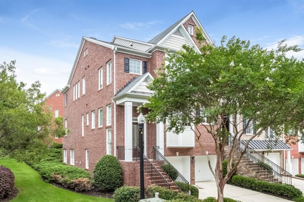 3 bedroom, 3,734 sq ft townhouse sold at 5815 Riverstone Circle 5815, Atlanta, GA 30339