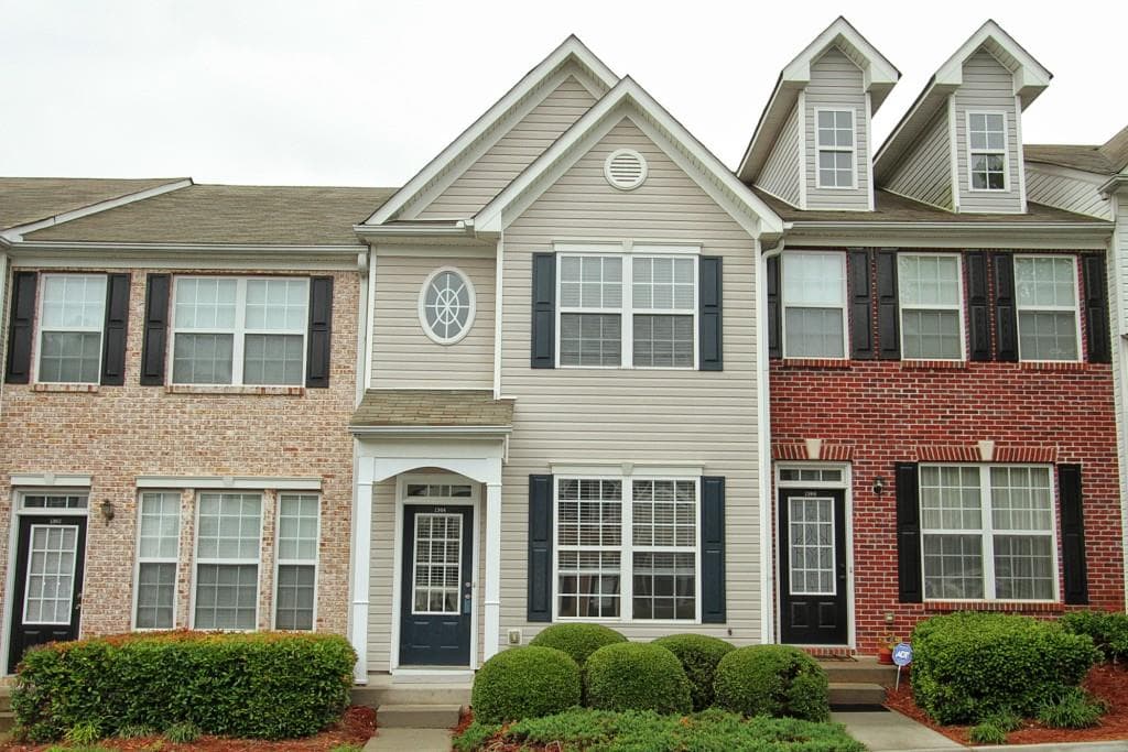 1364 Penhurst Drive, Lawrenceville, GA 30043 — most recent listing photo