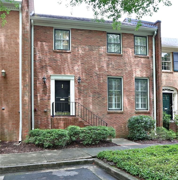 3 bedroom, 2,100 sq ft townhouse sold at 23 Lullwater Place, Atlanta, GA 30307