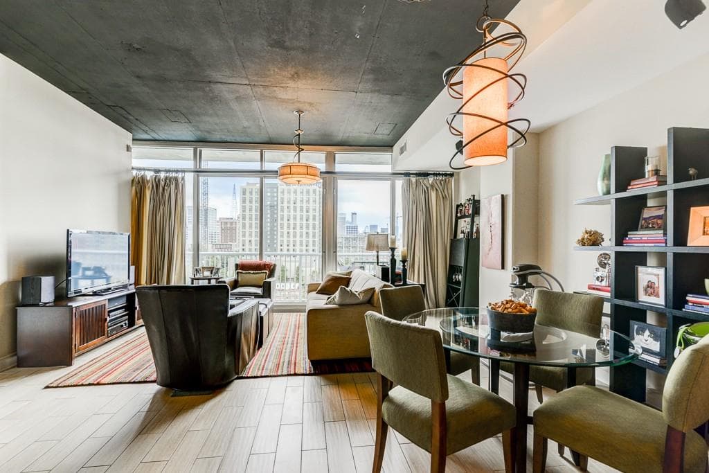 2 bedroom, 1,196 sq ft condominium sold at 44 Peachtree Place 1021, Atlanta, GA 30309
