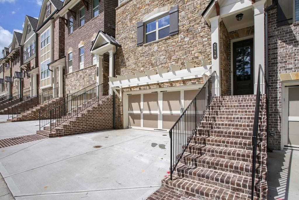 4 bedroom, 3,941 sq ft townhouse sold at 3210 Nobility Way, Atlanta, GA 30339