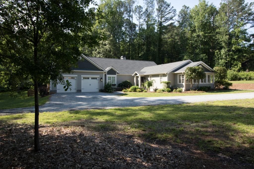 3 bedroom, 3,861 sq ft single family residence sold at 18280 Birmingham Highway, Alpharetta, GA 30004