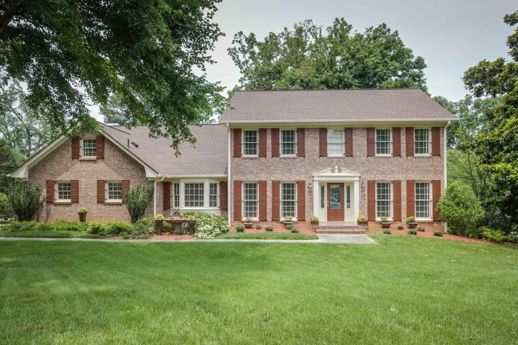5 bedroom, 4,155 sq ft single family residence sold at 2340 Welton Place, Atlanta, GA 30338