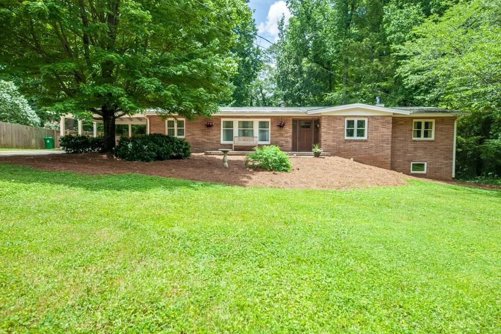 4 bedroom, 3,563 sq ft single family residence sold at 2091 Fairwood Lane, Atlanta, GA 30345
