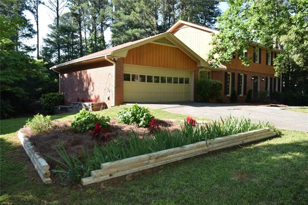 4 bedroom single family residence sold at 4177 Signal Ridge, Lilburn, GA 30047