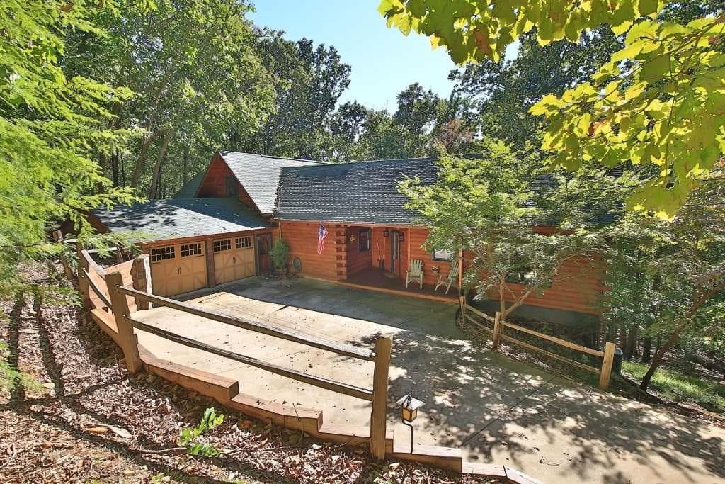 611 Fairway Drive, Jasper, GA 30143 — most recent listing photo