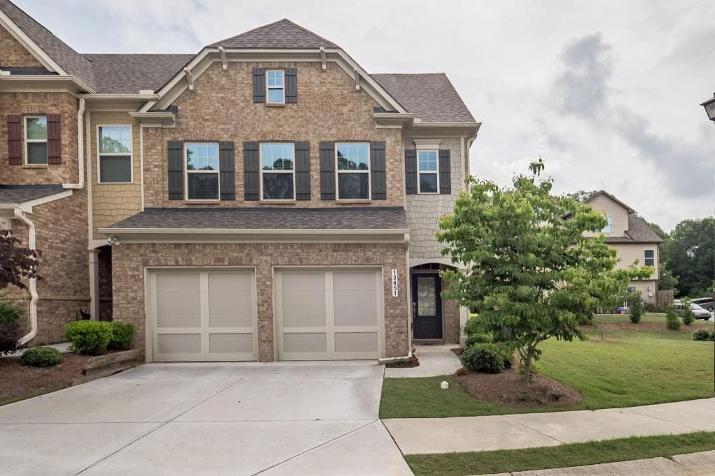 4 bedroom, 2,578 sq ft townhouse sold at 13451 Gardiner Lane 13451, Alpharetta, GA 30004