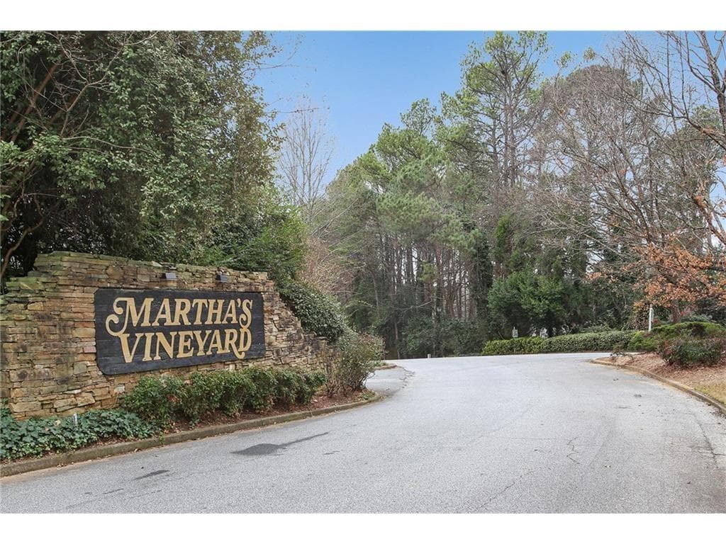 2813 Vineyard Way, Smyrna, GA 30082 — most recent listing photo