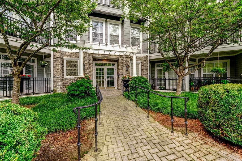 2 bedroom, 1,384 sq ft condominium sold at 4100 Paces Walk 1303, Atlanta, GA 30339