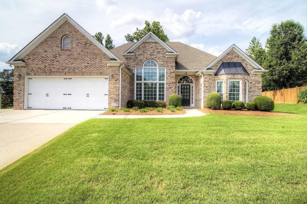 3 bedroom, 2,210 sq ft single family residence sold at 71 Sedgefield Overlook, Dallas, GA 30157